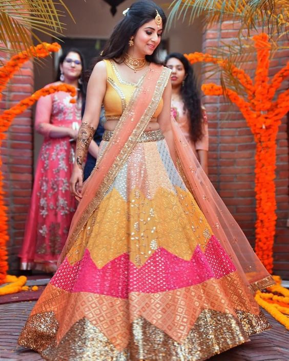 Lehengas: Designer Bridal Lehengas & Wedding Lehenga Cholis Online